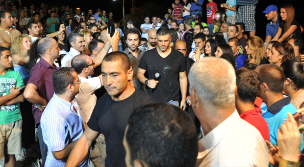 بالصور: حشد جماهيري غفير في حفل فارس كرم في جبيل وإعلان السبيسيال إنطلق