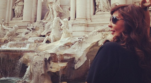 بالصور: إليسا في عطلة إلى روما، وقدّمت أمنياتها عند الـ Fontana Di Trevi