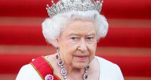 صورة للملكة إليزابيث عمرها أكثر من 50 عامًا