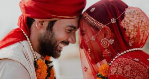 زفاف جديد في بوليوود.. راجكومار راو وباترليكا يكللان حبهما بالزواج