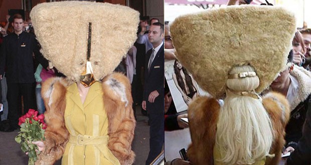 بالصور: من جديد Lady Gaga بأزياء غريبة