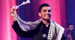 محمد عساف يُطيح بنجوم عالميّين في الـ Shorty Awards، وأشعل فلسطين في حفل خيري