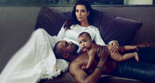 بالصورة: Kanye West عاري في أحضان Kim Kardashian ومعه إبنتهما