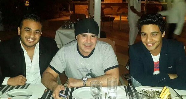 بالصورة: عاصي الحلاني وأحمد جمال على العشاء في شرم الشيخ