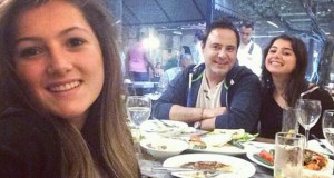 بالصور: بعد غياب، عاصي الحلاني تناول العشاء مع إبنتيه ماريتا ودانا ويفتخر بعروبته