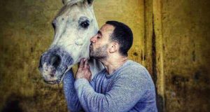 ما علاقة الحصان الأبيض بجديد أحمد السقا؟