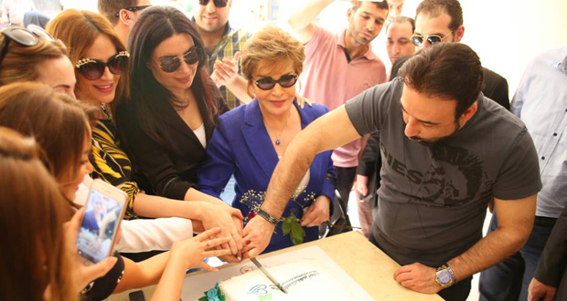 صفية العمري وعبير صبري مع أيمن البياع في لبنان