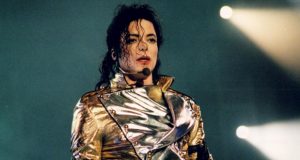 “بي بي سي” تمنع إذاعة أغنيات مايكل جاكسون
