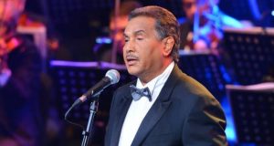 محمد عبده يشدو بأغنيات “يا غافية قومي” في دار الأوبرا المصرية