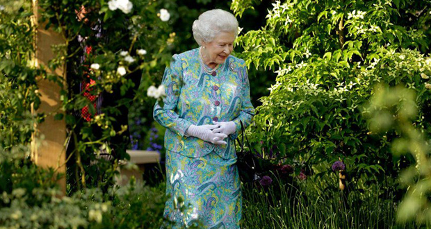 العائلة الملكية البريطانية تبحث عن بستاني للعيش في قصر باكنغهام.. وبهذا الراتب