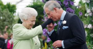 في هذا التاريخ ستتخلى الملكة إليزابيث عن عرشها لصالح الأمير تشارلز