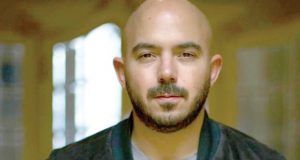 محمود العسيلي يهاجم منتقدي المشاهير على مواقع التواصل