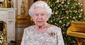 بمناسبة الأعياد.. كم تنفق الملكة إليزابيث على هدايا موظفيها؟