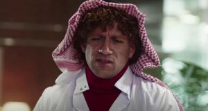 أحمد مكي يدخل بـ”حزلقوم” عالم المسرح من الرياض