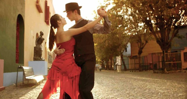 كورونا يحرم راقصي الأرجنتين من عناق التانغو