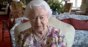 إليزابيث الثانية تُجري أول اتصال بالفيديو في سن 94 عامًا