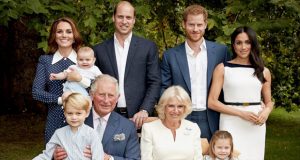 هل تقاضي العائلة المالكة في بريطانيا منصة “نتفليكس”؟