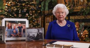 كيف تحتفل الملكة إليزابيث بعيد الميلاد هذا العام؟
