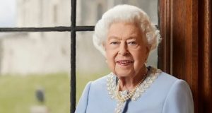 الصورة الرسمية الخاصة باليوبيل البلاتيني للملكة إليزابيث