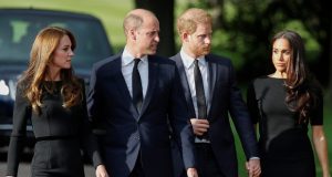 هاري وميغان يتّهمان الأسرة المالكة بـ”الكذب” من أجل حماية الأمير وليام