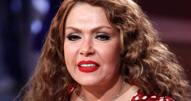 التحقيق مع الممثلة المصرية لوسي بتهمة إهانة الفنانين على المسرح أمام الجمهور