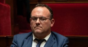 توجيه تهمة الاغتصاب إلى وزير فرنسي سابق