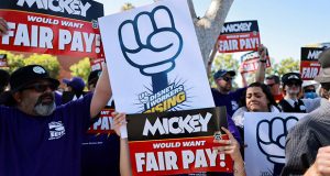“ميكي يريد أجراً عادلاً!”.. “ديزني” ونقابات يتوصلون لاتفاق لتجنب إضراب عمالي